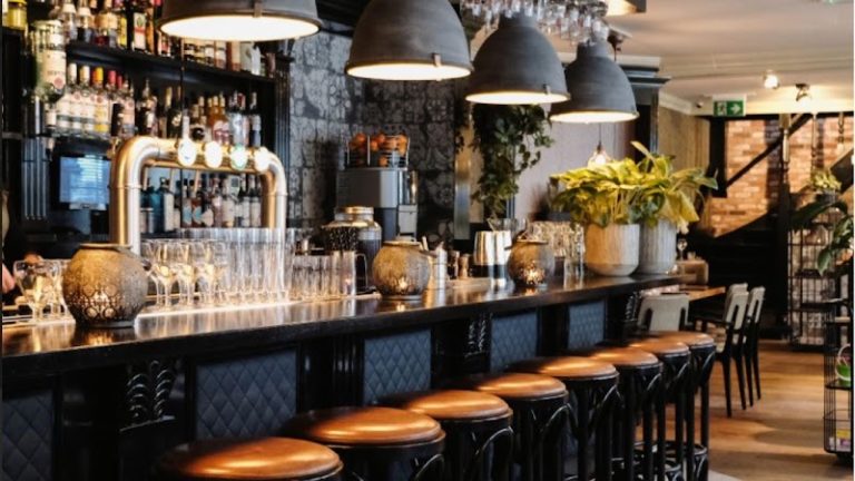 Restaurant De Waag Alkmaar — restaurant in Alkmaar