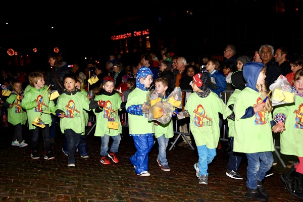 Lampionnenoptocht — familie-kids in Alkmaar